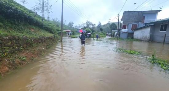 Heavy Rains Lash Sri Lanka as River Levels Rise